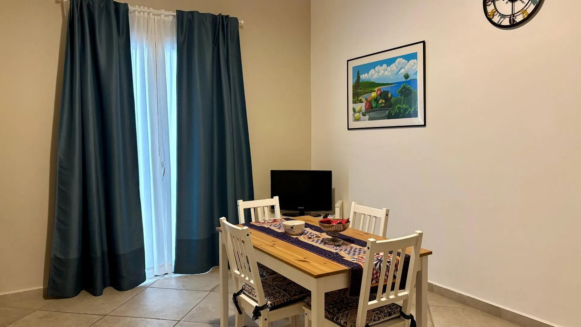 Central Balcony & Terrace Apartments Near Attractions Palermo Italia
