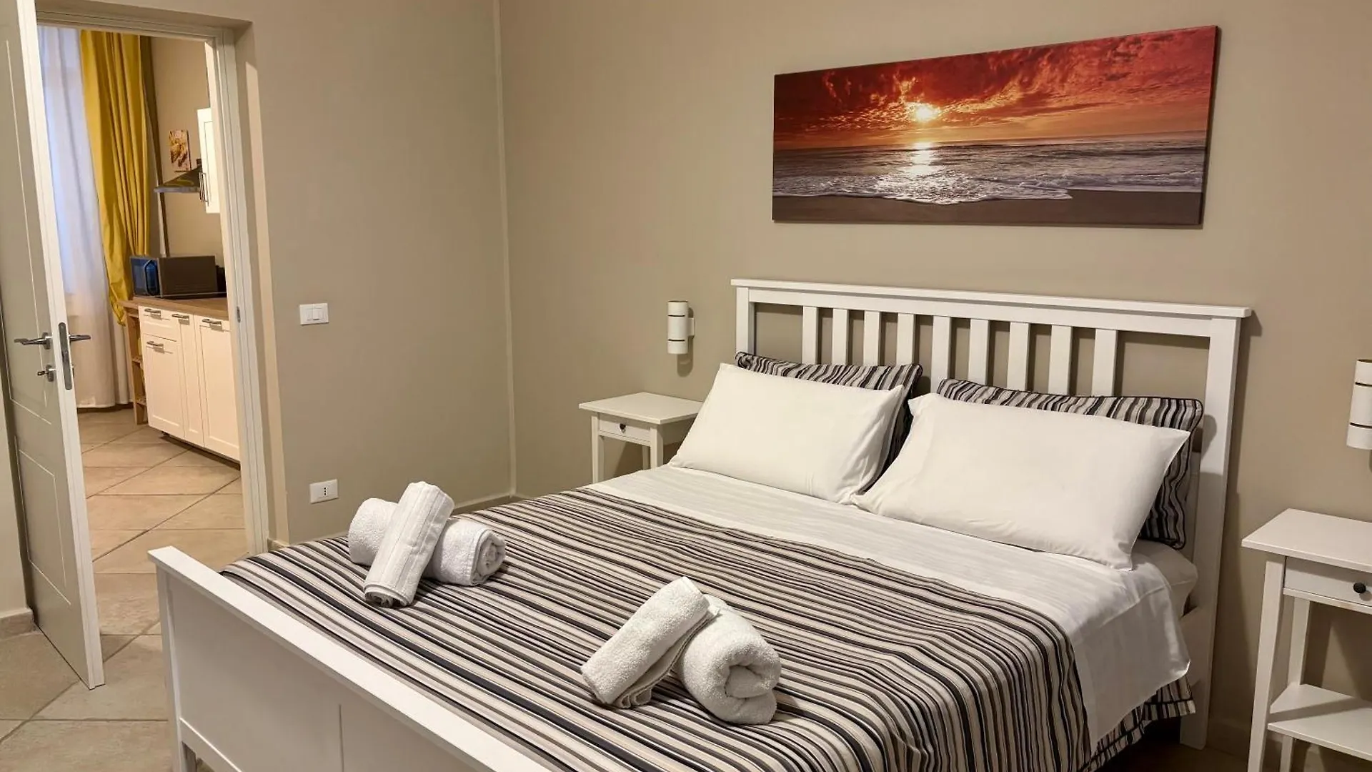Central Balcony & Terrace Apartments Near Attractions Palermo