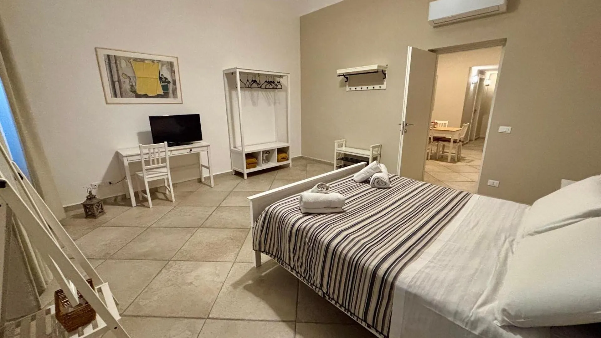 Central Balcony & Terrace Apartments Near Attractions Palermo