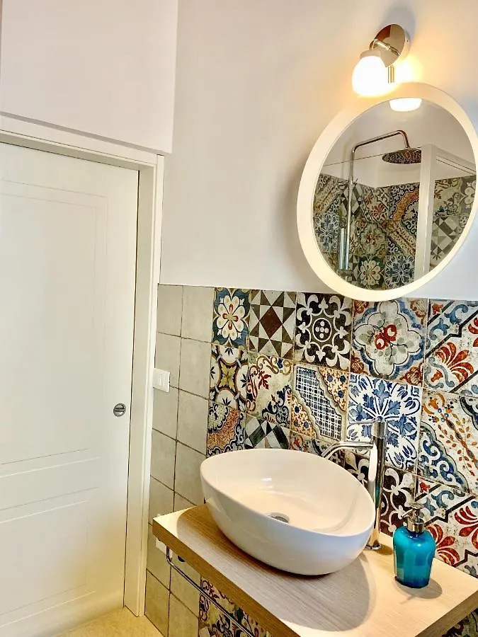 Central Balcony & Terrace Apartments Near Attractions Palermo