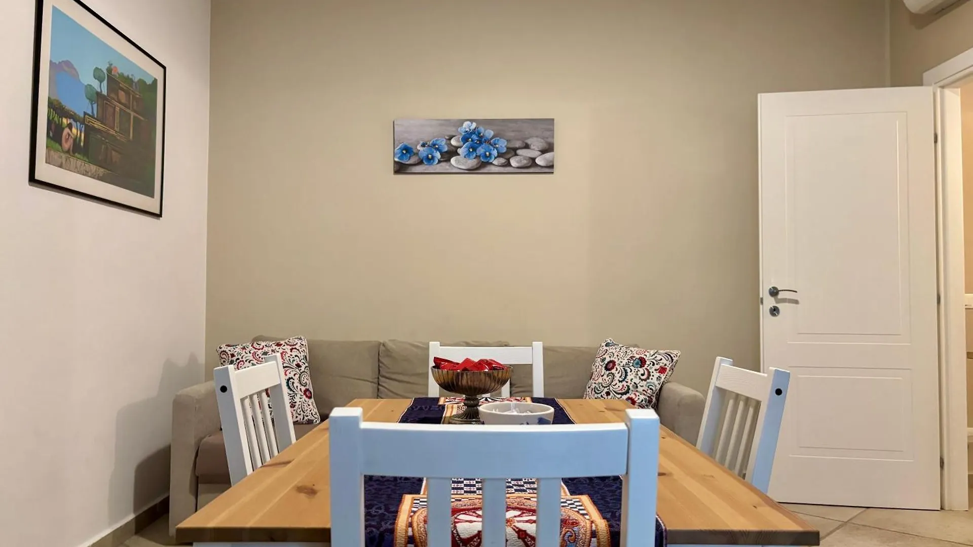 Central Balcony & Terrace Apartments Near Attractions Palermo