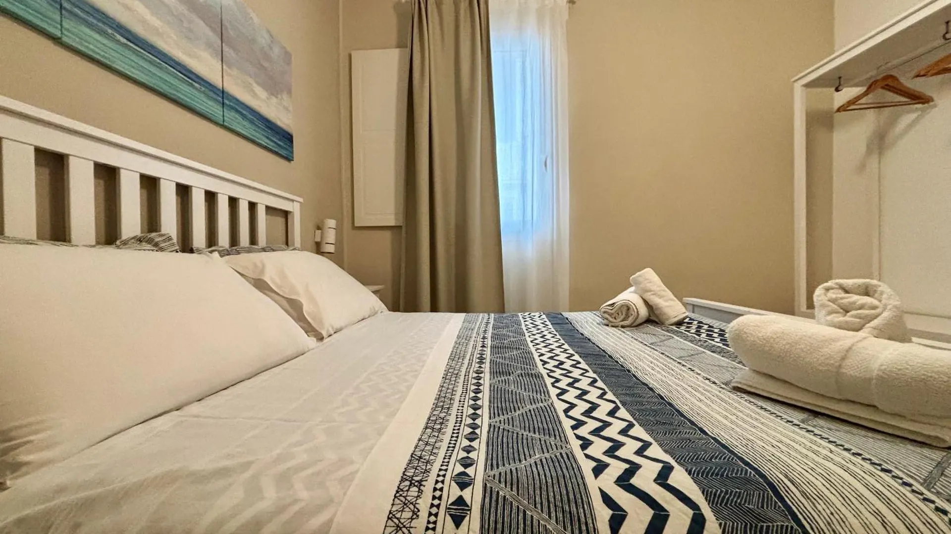 Central Balcony & Terrace Apartments Near Attractions Palermo