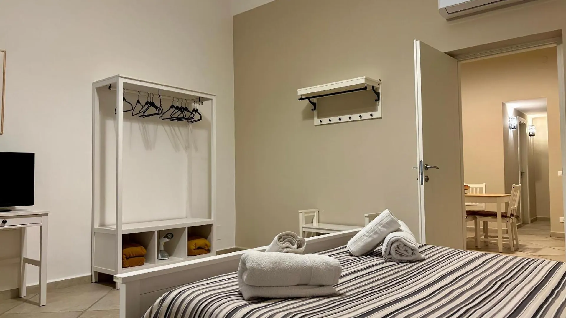 Central Balcony & Terrace Apartments Near Attractions Palermo